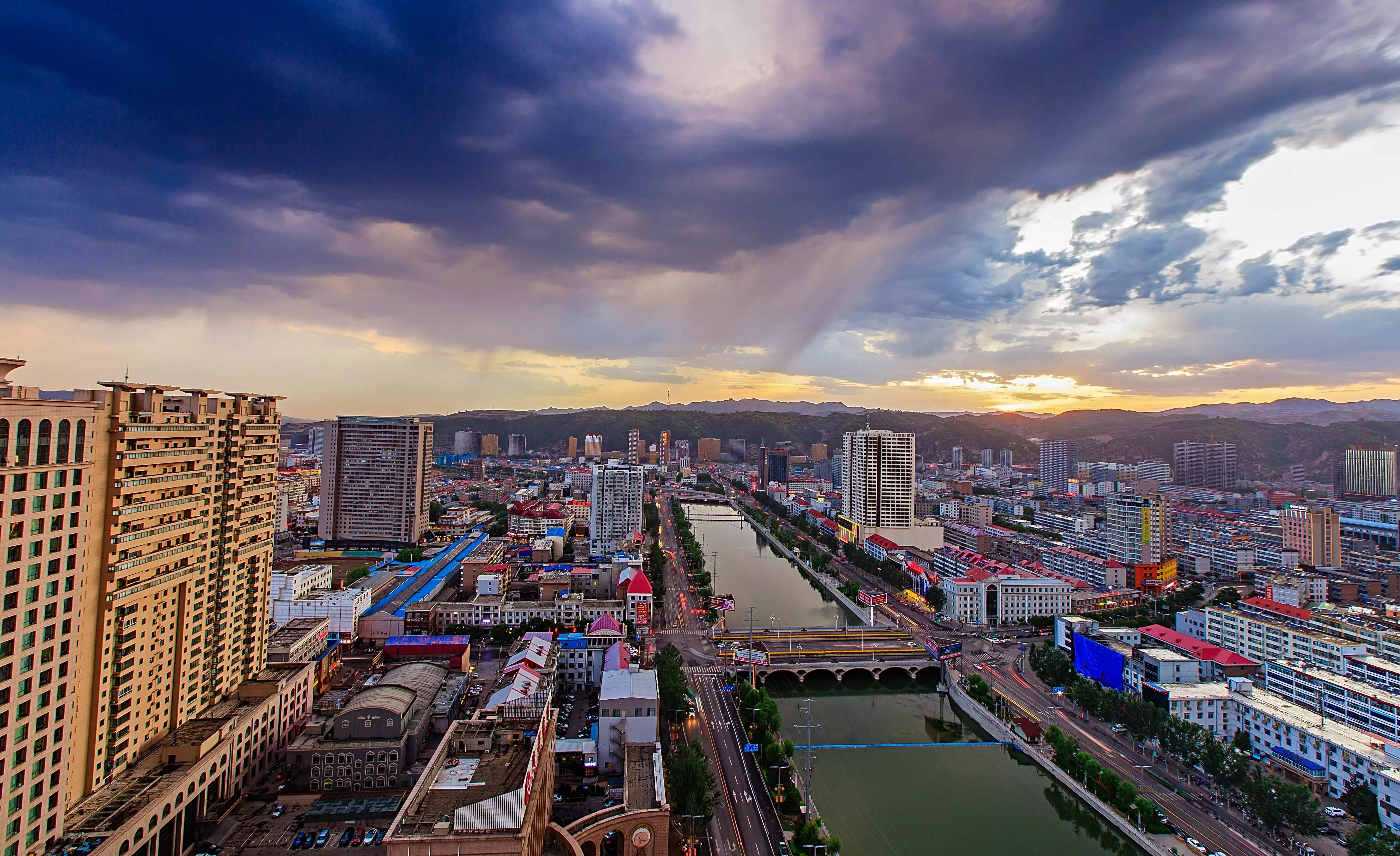 吕梁之光,学习变化的力量与自信的征程探索之旅
