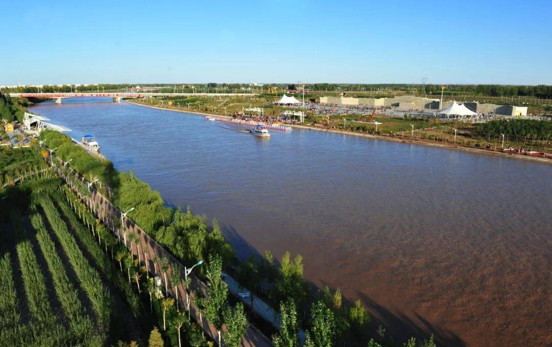 巴彦淖尔,草原上的诗意天堂